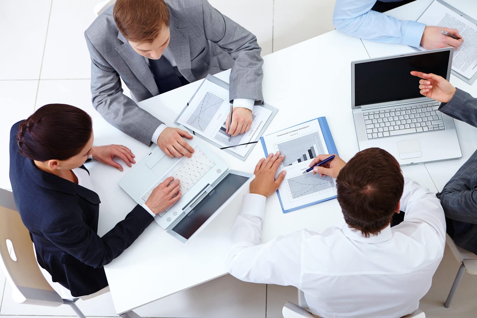 Team members discussing about business strategy
